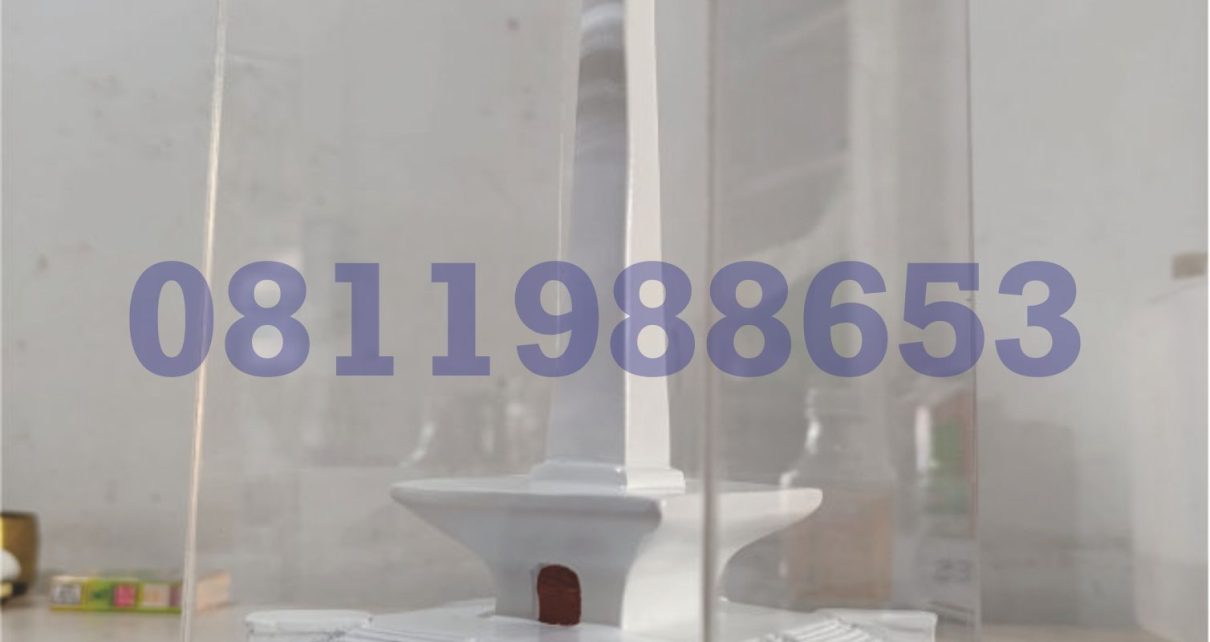 Box akrilik miniatur Monumen Nasional Jakarta desain eksklusif transparan