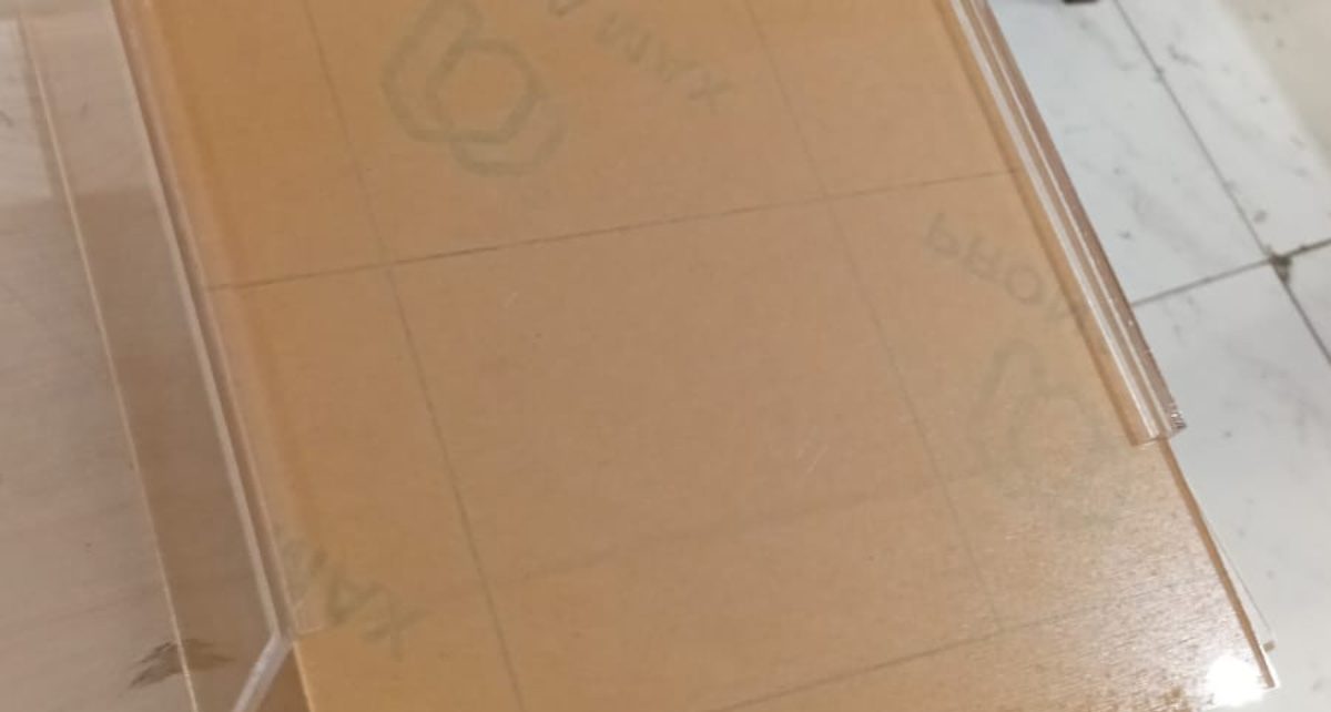 Box akrilik sliding 3mm bening custom dengan tutup geser transparan untuk kebutuhan display dan penyimpanan.