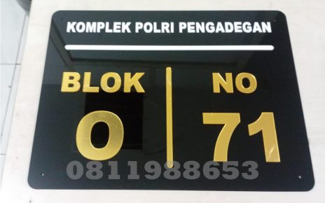 nomor rumah akrilik custom warna hitam huruf timbul gold