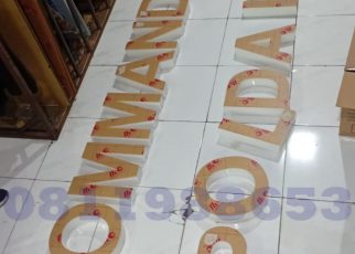 tulisan akrilik timbul branding kantor modern