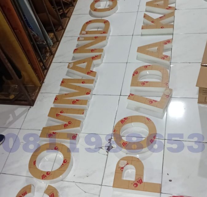 tulisan akrilik timbul branding kantor modern