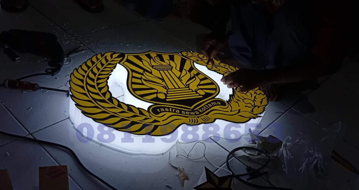 neon box akrilik custom logo LED premium