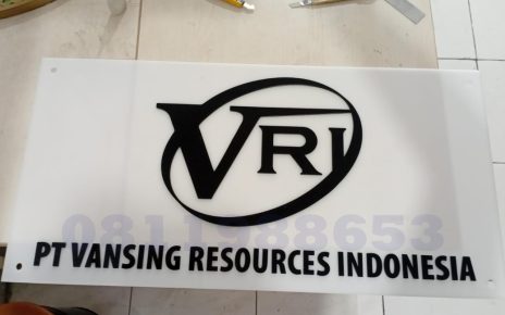 papan nama branding perusahaan